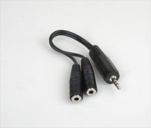 Y cable 3.5mm Stereophonic plug to 2 3.5mm Stereophonic jacks 6 ft.